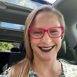 Meet your Posher, Laura